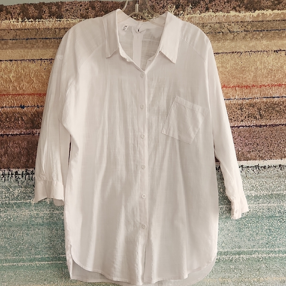 White Button Down Shirt with Airy Fabric and Classic Collar